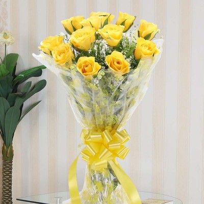 12 Yellow Roses