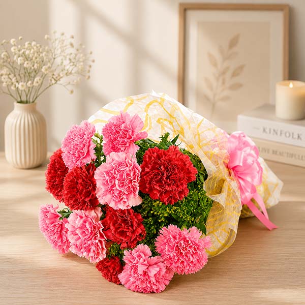 Classic Red and Pink Carnation Bunch