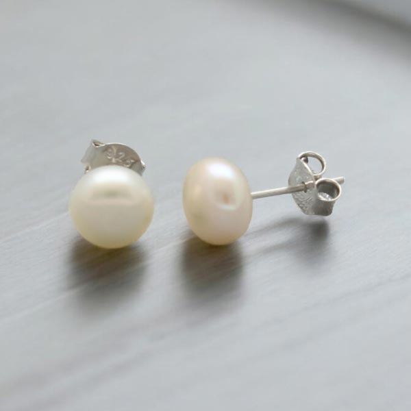 Chic 925 Silver Stud Earrings