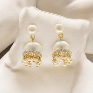 Daksina Pearl Earrings