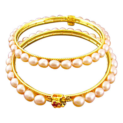 Peach Oval Pearl Bangles