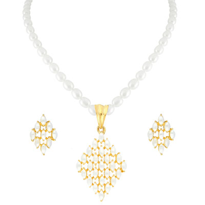 Unique Design Pearl Necklace Set
