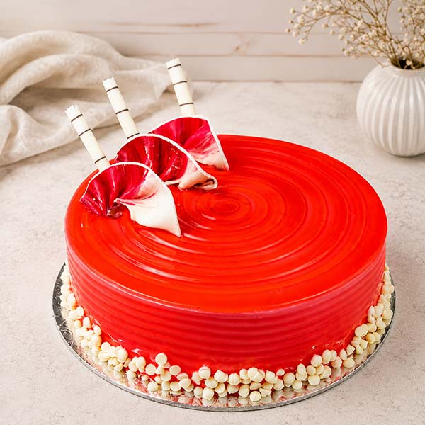 Yummy Five Star Strawberry Cake