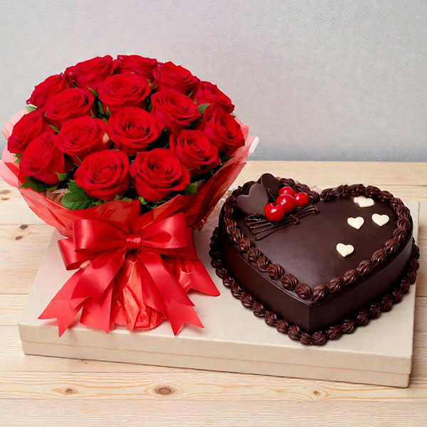 16 Red Roses Bouquet with Chocolate Heart Cake