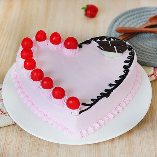 Classic Strawberry Cake for Love