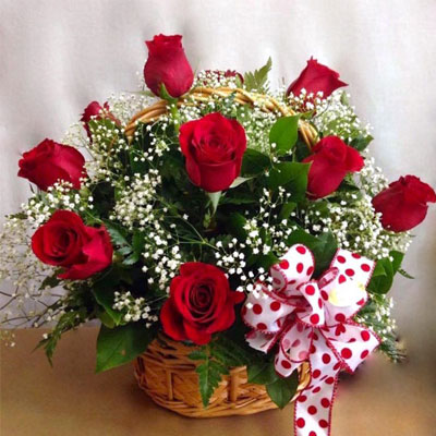 12 Lovely Red Roses Basket – Midnight Delivery