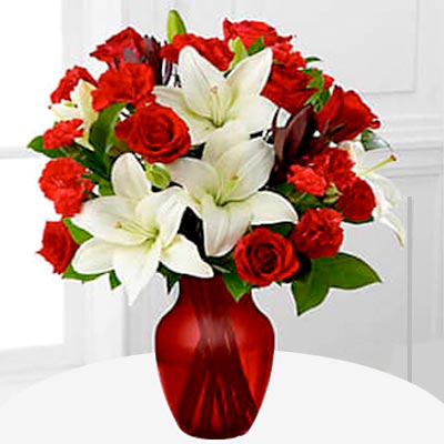 Attractive Flower Vase - Midnight Delivery