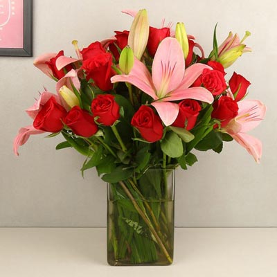 Wonderful Floral Vase - Midnight Delivery