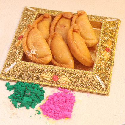 Dry Fruit Gujia Holi Sweets Tray with Herbal Colours