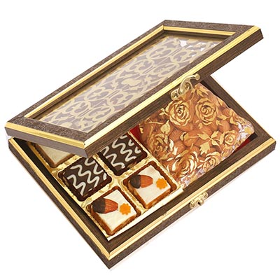 Wooden Lazer 6 pcs Assorted Choco Dryfruit Bites and Almonds Pouch