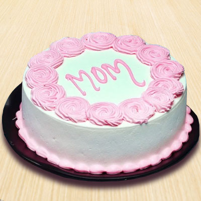 Enticing Strawberry Cake for Mom