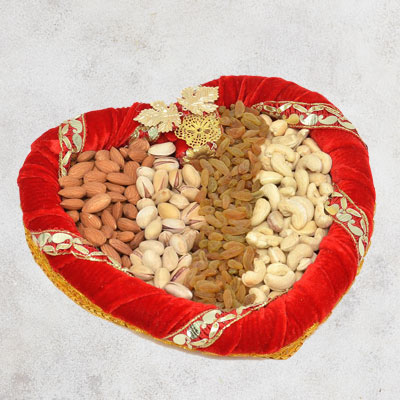 Mixed Dry Fruits Heart Tray