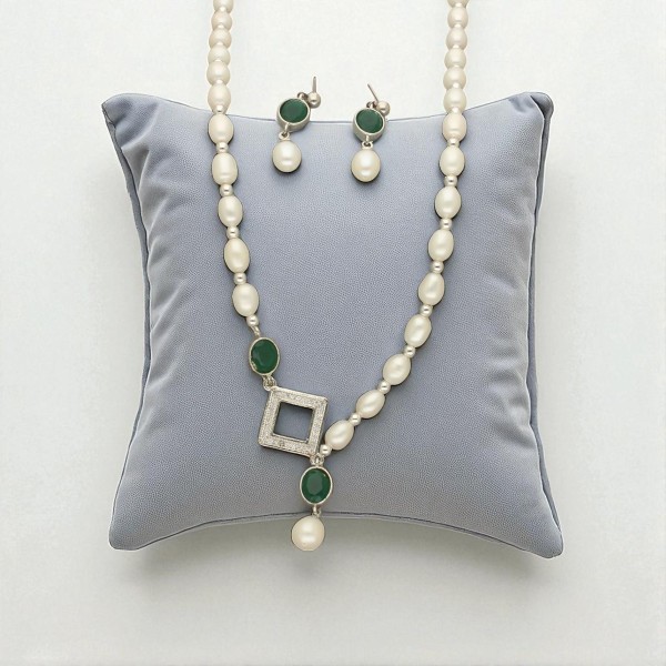 Versatile Pearl Necklace Set Rakhi Gift for Sister