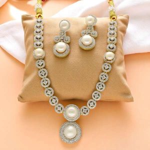 Whirling Glory Pearl Necklace Set