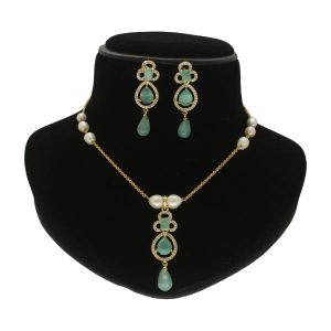Esta Pearl Pendant Set