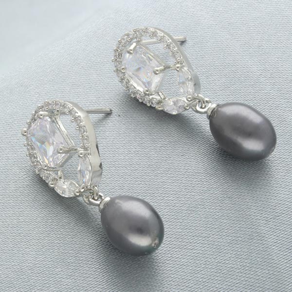 Iditri Pearl Earrings for Mother