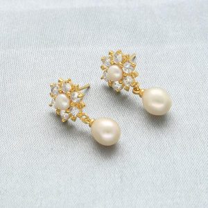 Abharika Pearl Earrings for Mother