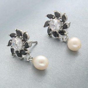 Yauvani Pearl Earrings for Mother