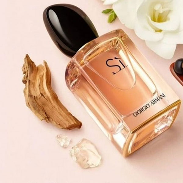 Giorgio Armani Si Perfume